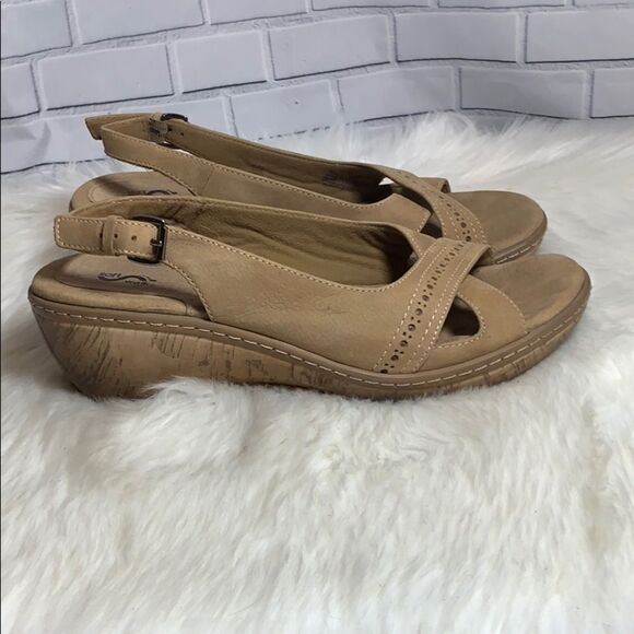 SoftWalk Tan Cross Strap Suede Sling Sandal Sz 11 - Picture 4 of 6